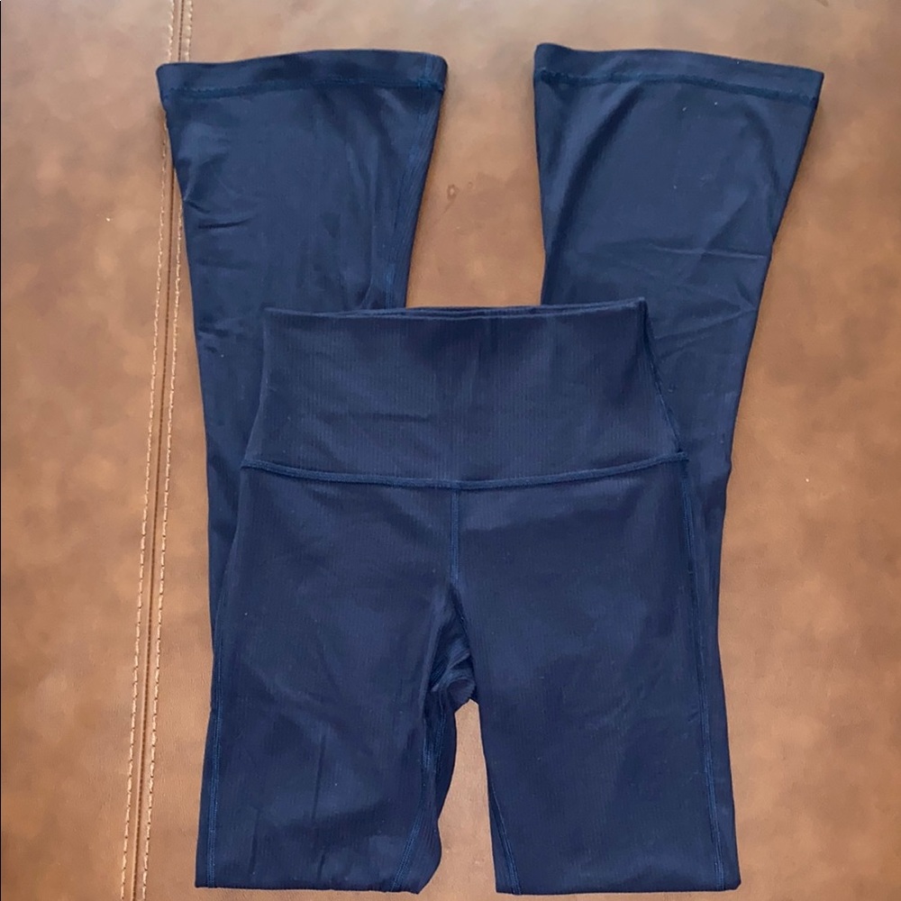 LIKE NEW: Lululemon Align High-Rise Mini-Flare Pant Size 4
